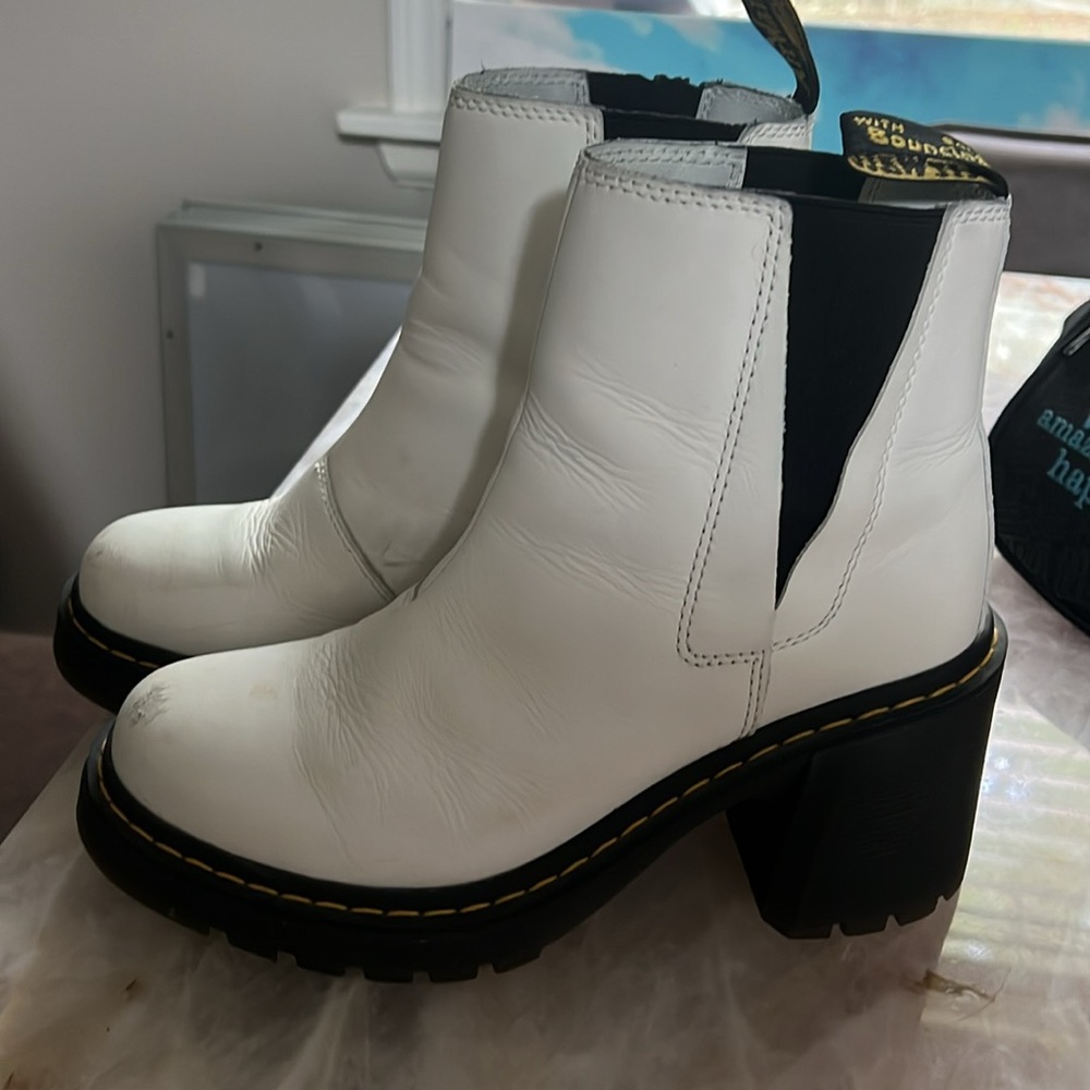 Doc Martens Chunky Heel White Bootie EUC - Picture 3 of 5